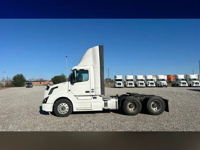 2018 Volvo VNL300