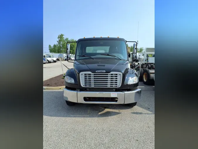 2019 FREIGHTLINER M2 106