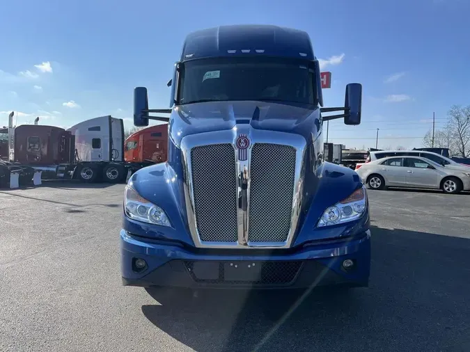 2025 Kenworth T680