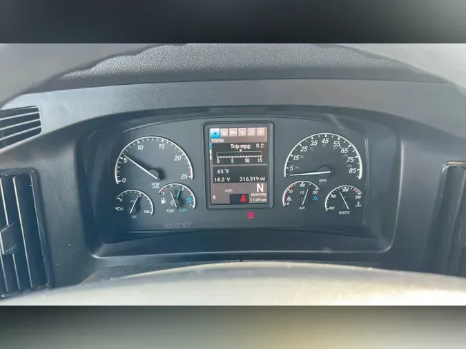 2024 Freightliner Cascadia2a3fa494303e6c521cba87a45eb5265d