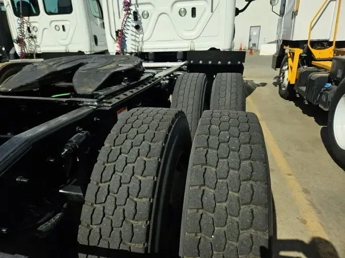 2018 FREIGHTLINER/MERCEDES CASCADIA 125