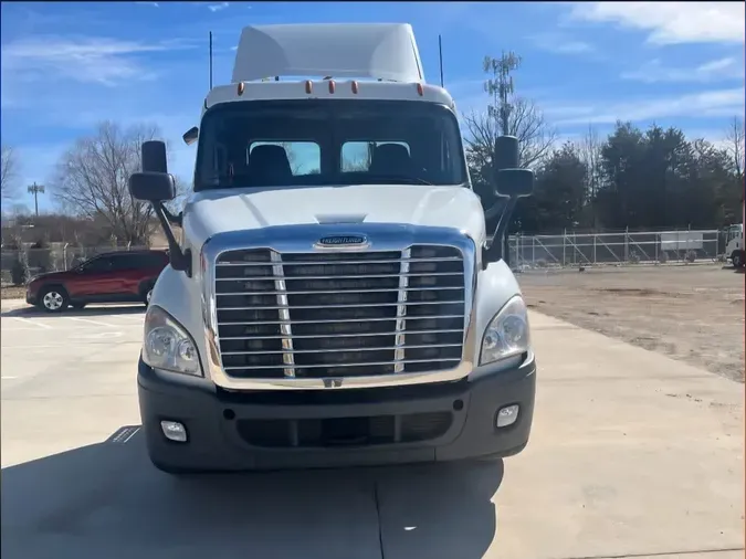 2019 FREIGHTLINER/MERCEDES CASCADIA 113