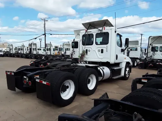 2016 FREIGHTLINER/MERCEDES CASCADIA 125