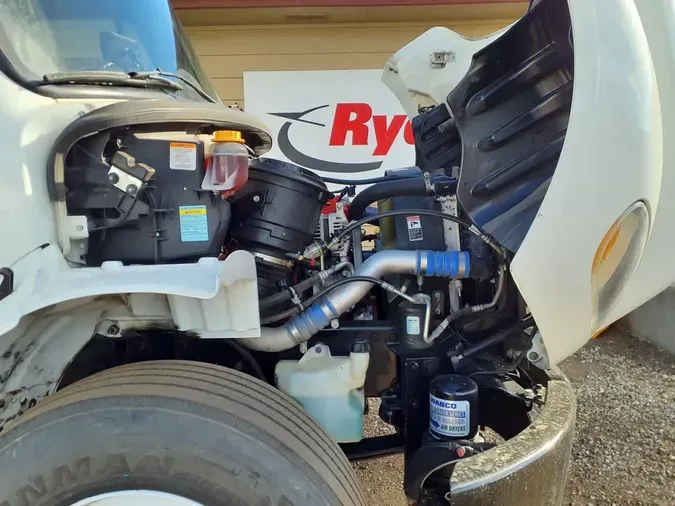 2022 FREIGHTLINER/MERCEDES M2 106