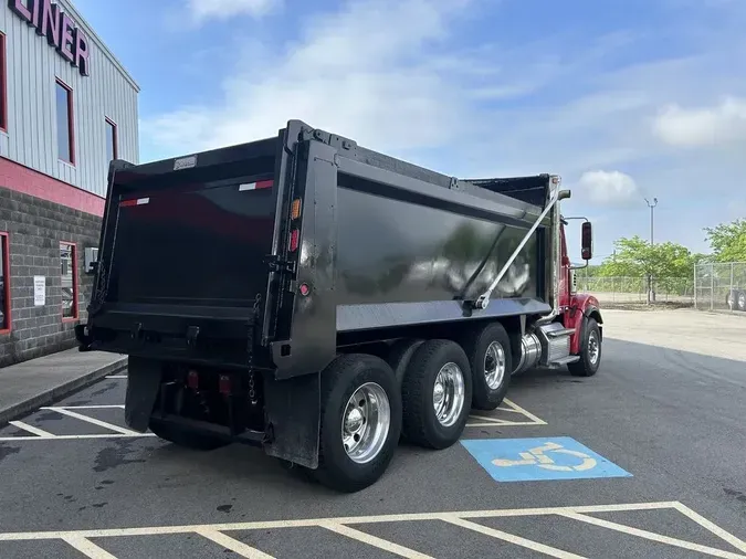 2019 Freightliner 122SD