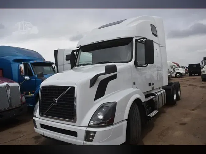 2017 VOLVO VNL64T670