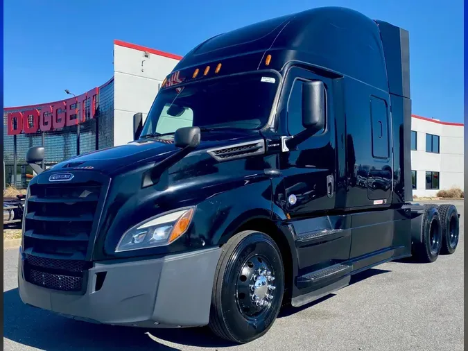 2020 Freightliner Cascadia 126