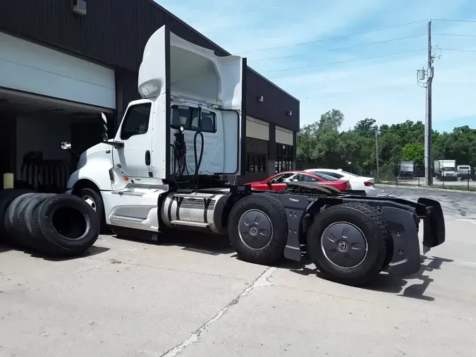 2022 NAVISTAR INTERNATIONAL LT625 DAYCAB T/A2a4cfa673ff50742f7ef3c449c96ca8b