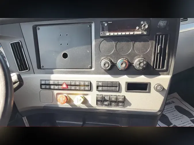 2022 FREIGHTLINER CA126
