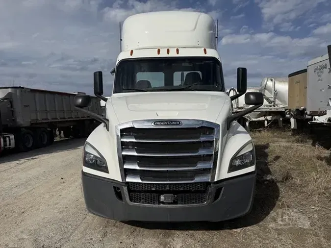 2020 FREIGHTLINER CASCADIA 116