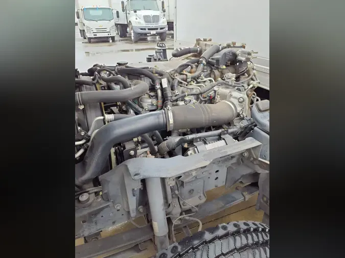 2018 ISUZU NPR HD