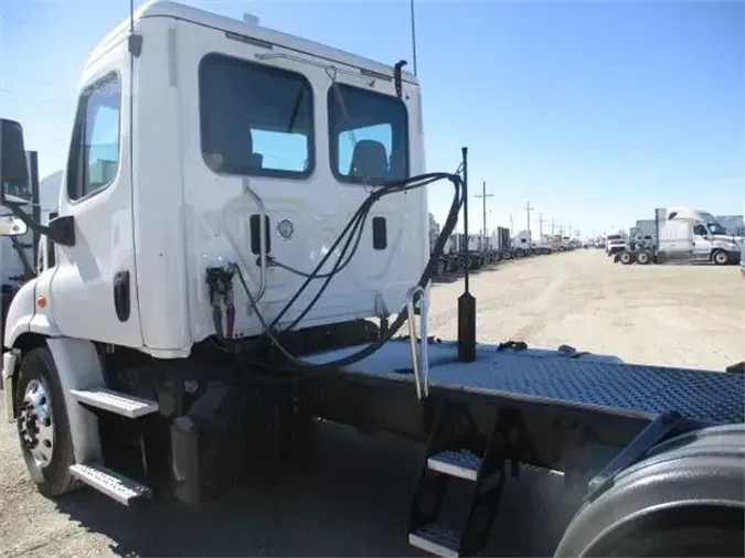 2016 FREIGHTLINER CASCADIA 113