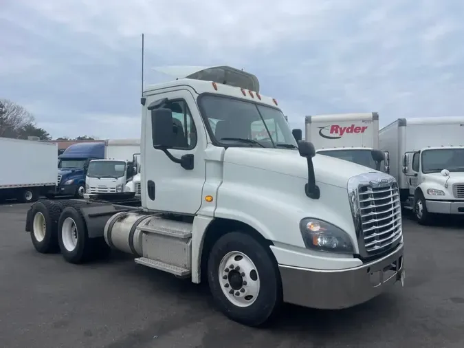 2019 FREIGHTLINER/MERCEDES CASCADIA 125