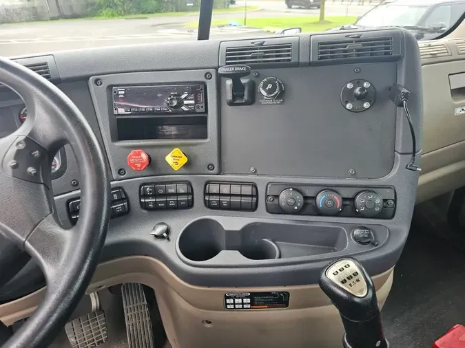 2019 FREIGHTLINER CASCADIA 113