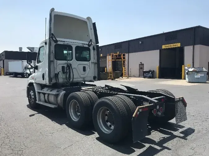 2017 Freightliner X11364ST