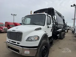 2017 FREIGHTLINER BUSINESS CLASS M2 106