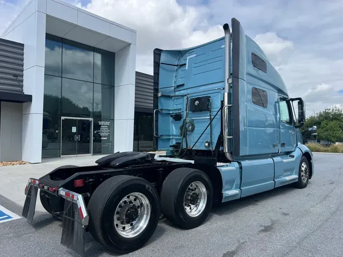 2020 Volvo VNL64T760