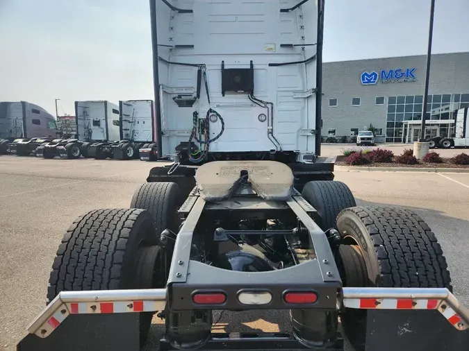 2020 VOLVO VNL64T760