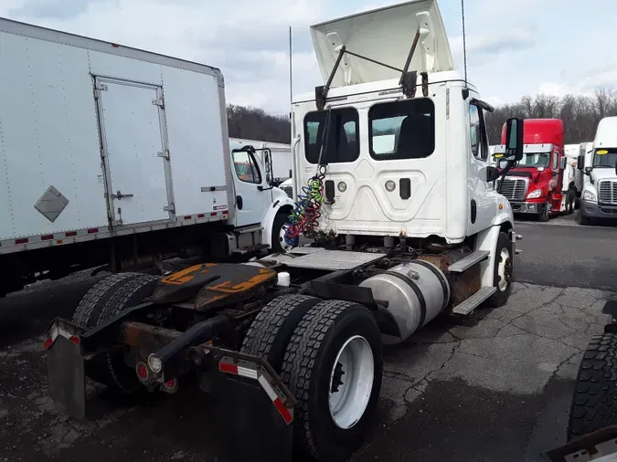 2017 FREIGHTLINER/MERCEDES CASCADIA 113