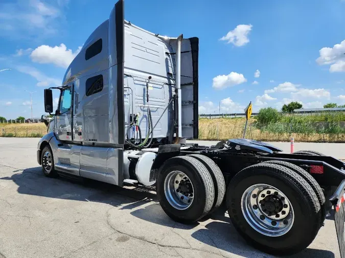 2019 VOLVO VNL64T760