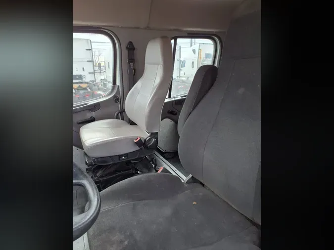 2019 FREIGHTLINER/MERCEDES M2 106