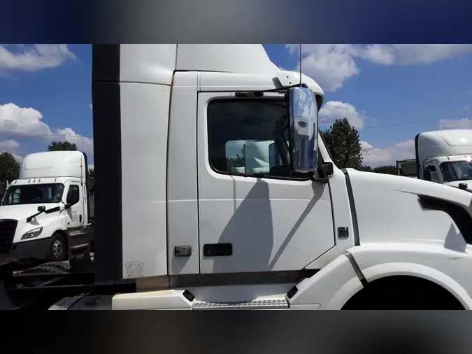 2018 Volvo VNL300