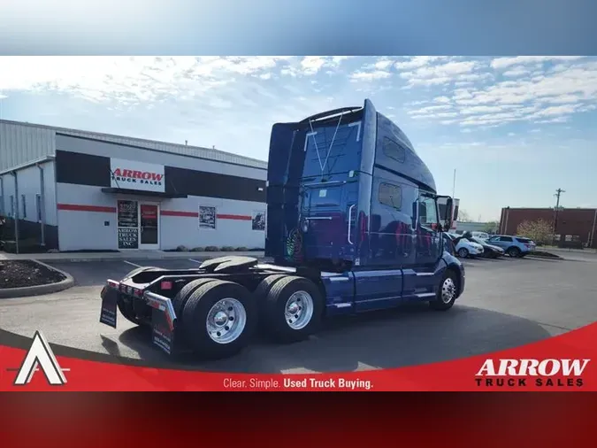2023 VOLVO VNL760