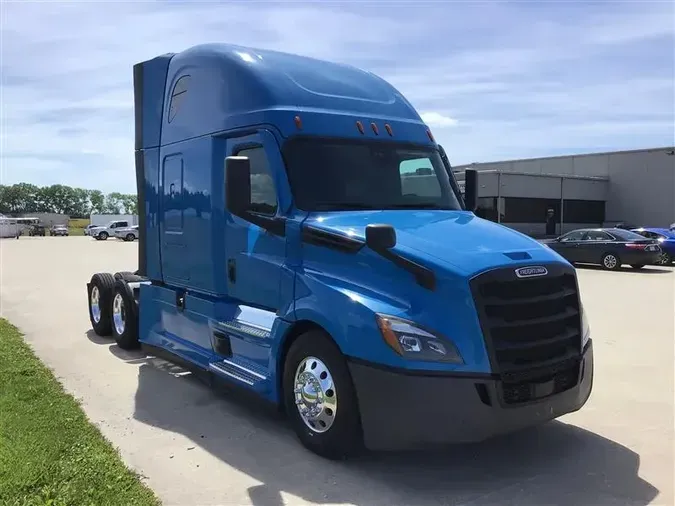 2021 FREIGHTLINER CA126