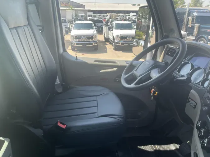 2022 Peterbilt 567