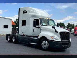 2022 INT LT625 6x4