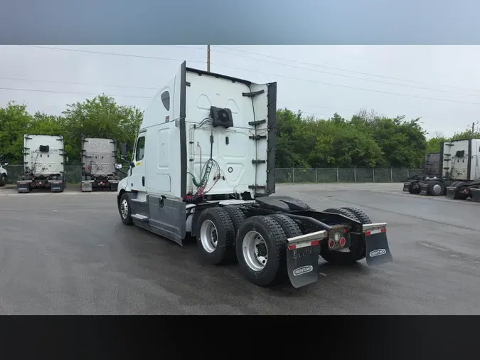2021 Freightliner Cascadia 1262a7e8ffd67f8f7beb9205c816e4ff7e8