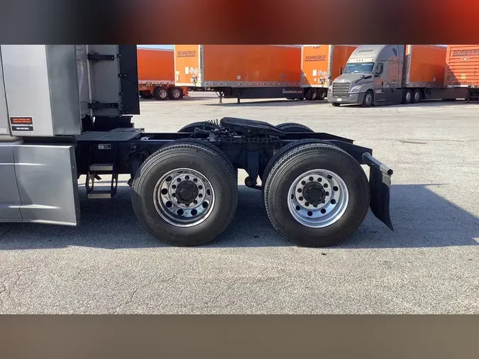 2023 Freightliner Cascadia 126