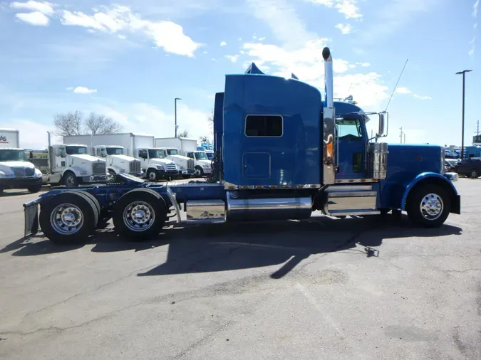 2020 Peterbilt 389