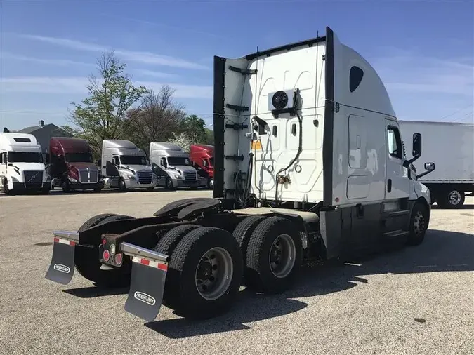 2020 FREIGHTLINER CA126