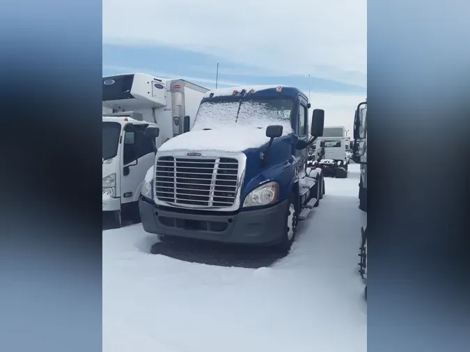 2015 FREIGHTLINER/MERCEDES CASCADIA 125