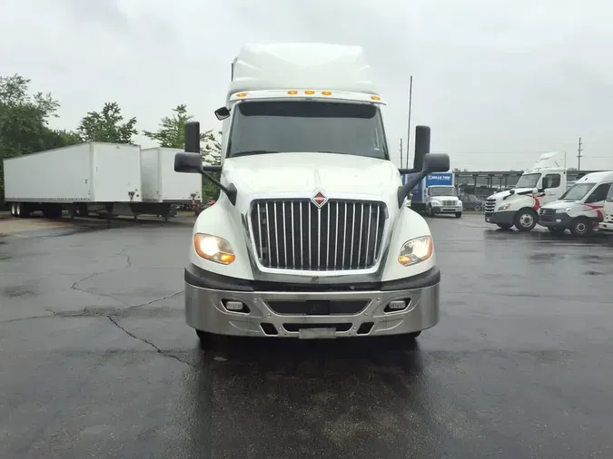 2019 NAVISTAR INTERNATIONAL LT625 SLPR CAB