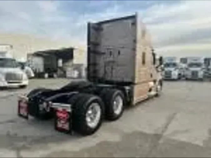 2020 Freightliner Cascadia