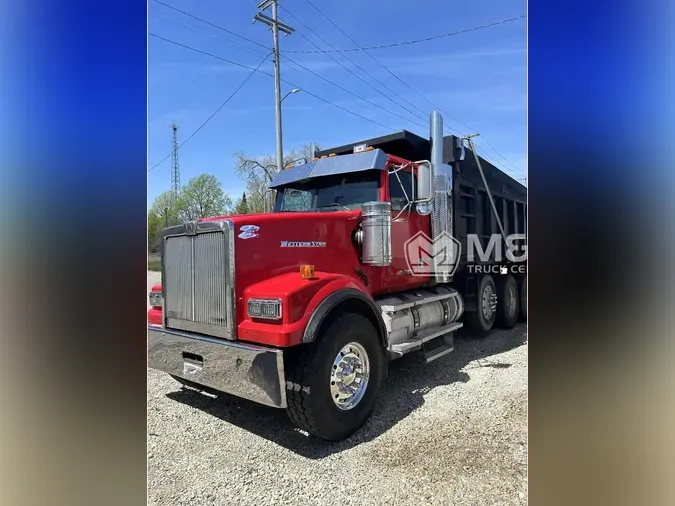 2017 WESTERN STAR 4900