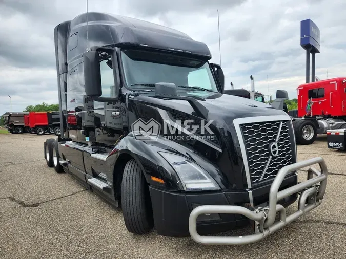 2023 VOLVO VNL64T760