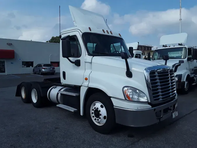 2018 FREIGHTLINER/MERCEDES CASCADIA 125