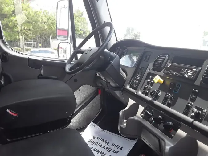 2021 FREIGHTLINER/MERCEDES M2 106