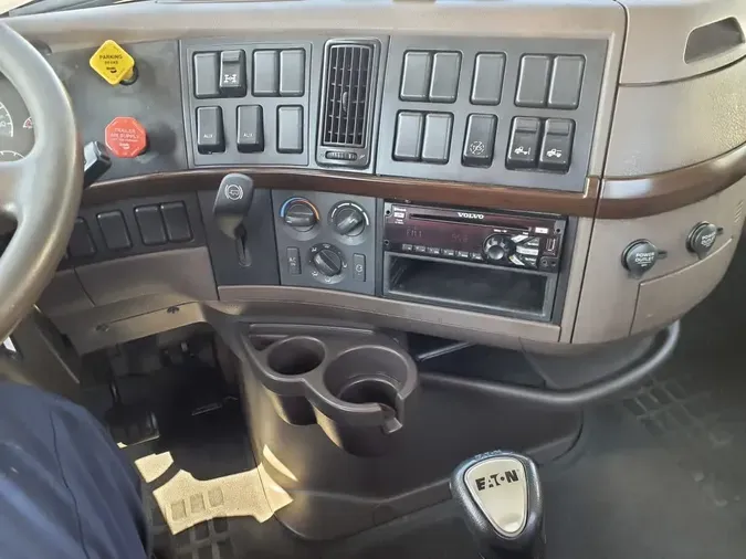 2018 VOLVO VNL64TRACTOR