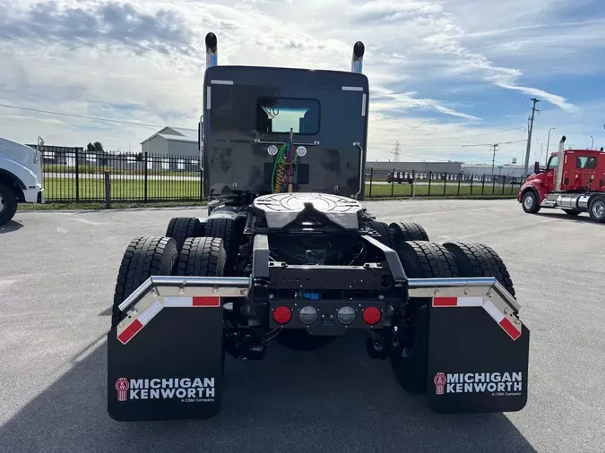 2026 Kenworth T880