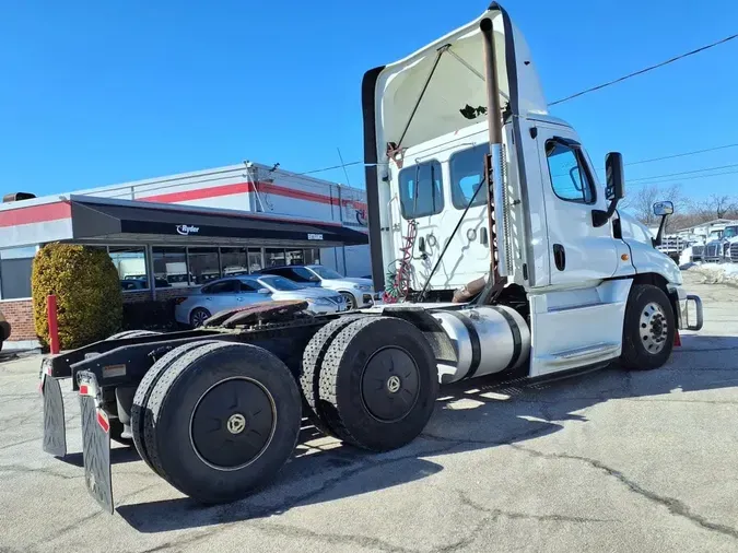 2019 FREIGHTLINER/MERCEDES CASCADIA 1252a99804d45458f1c6c56db7b8881ff87