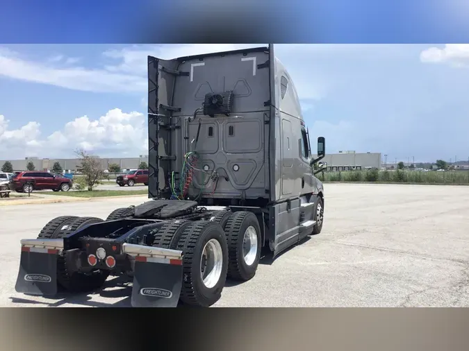 2022 Freightliner Cascadia 126