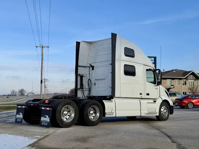 2023 VOLVO VNL64T860