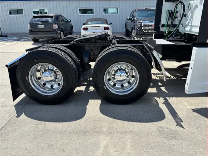 2022 Freightliner Cascadia 126