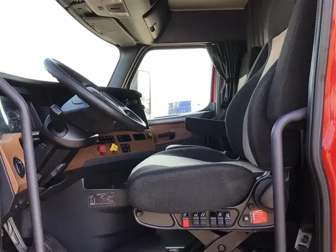 2020 FREIGHTLINER CASCADIA