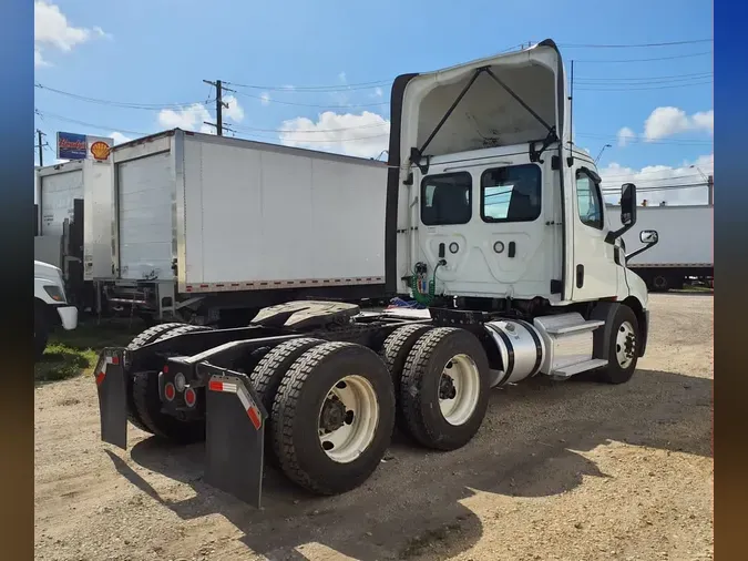 2019 FREIGHTLINER NEW CASCADIA 116