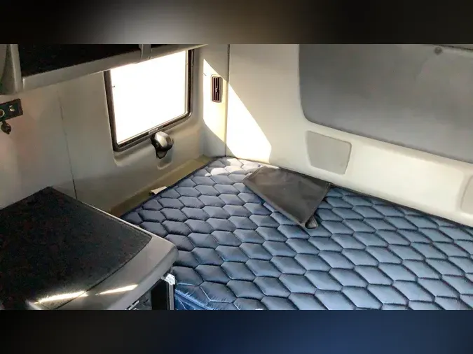 2020 International LT2aac68a2b95345a3b91e6b3d8935d718